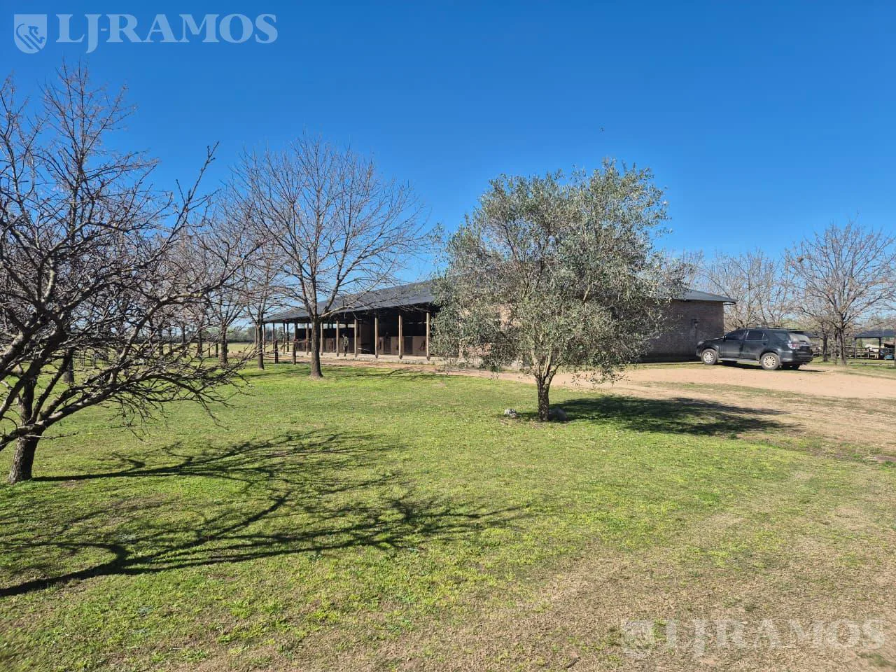 VENTA. EXCLUSIVO CLUB DE POLO. EXCELENTE ACCESO.  A 900 metros de la Ruta 28 (Km 5). foto 2