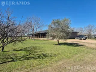 VENTA. EXCLUSIVO CLUB DE POLO. EXCELENTE ACCESO.  A 900 metros de la Ruta 28 (Km 5). foto 2