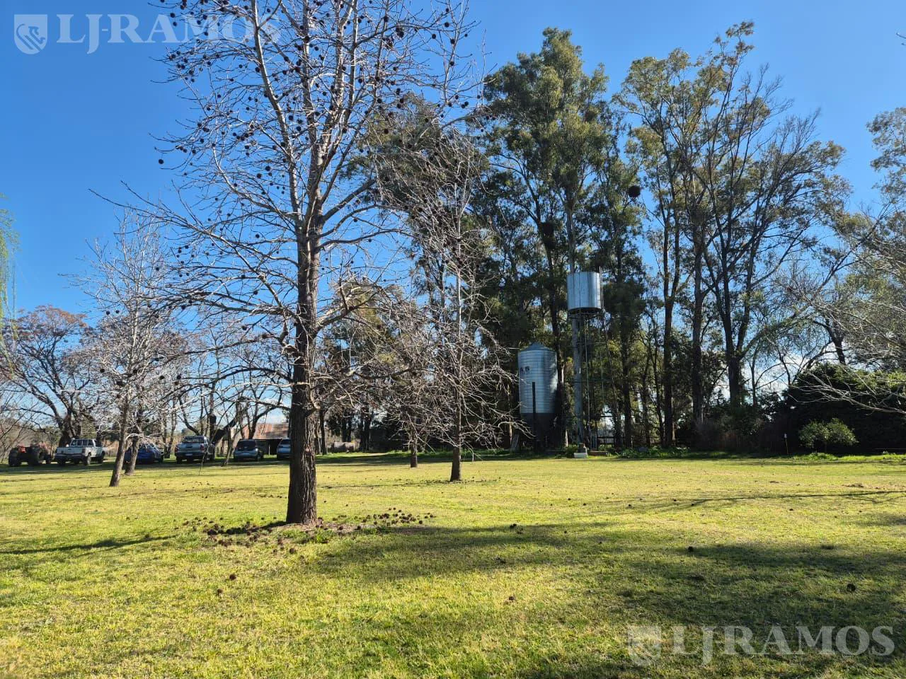 VENTA. EXCLUSIVO CLUB DE POLO. EXCELENTE ACCESO.  A 900 metros de la Ruta 28 (Km 5). foto 5