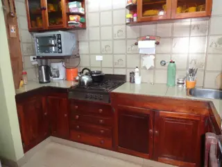 GUIDEK - STASIUK PROPIEDADES VENDE EXCELENTE CASA EN MUY BUENA UBICACION foto 3