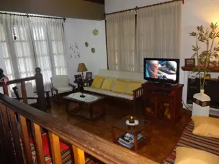 GUIDEK - STASIUK PROPIEDADES VENDE EXCELENTE CASA EN MUY BUENA UBICACION foto 4