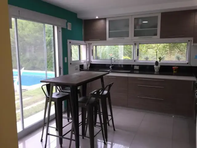 Hermosa Casa en VENTA con Pileta en Fincas de Hudson EXCELENTE UBICACION