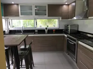 Hermosa Casa en VENTA con Pileta en Fincas de Hudson   EXCELENTE UBICACION foto 2
