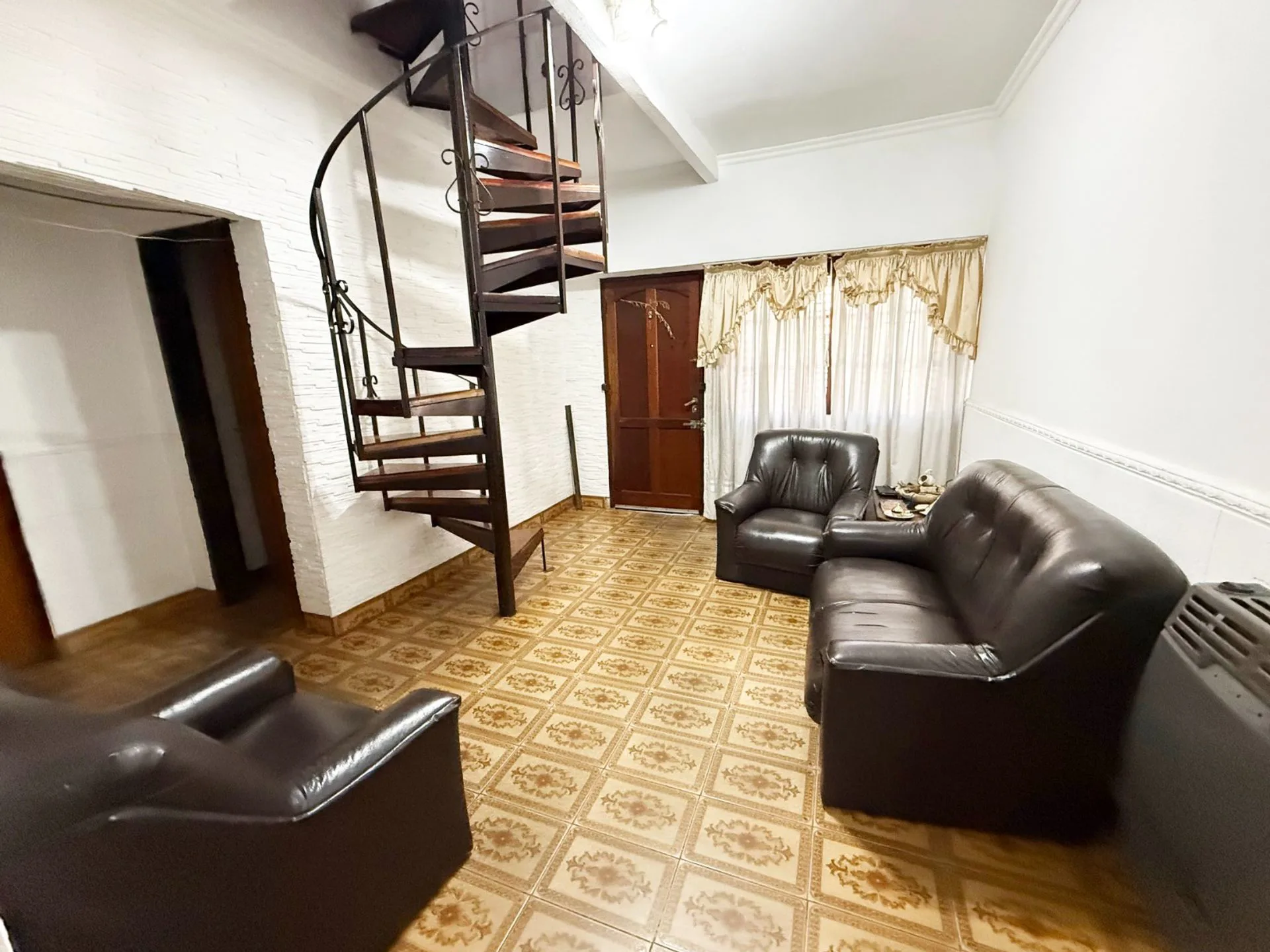 VENTA CASA 4 AMB COCHERA, PATIO, QUINCHO SAN JUSTO foto 4