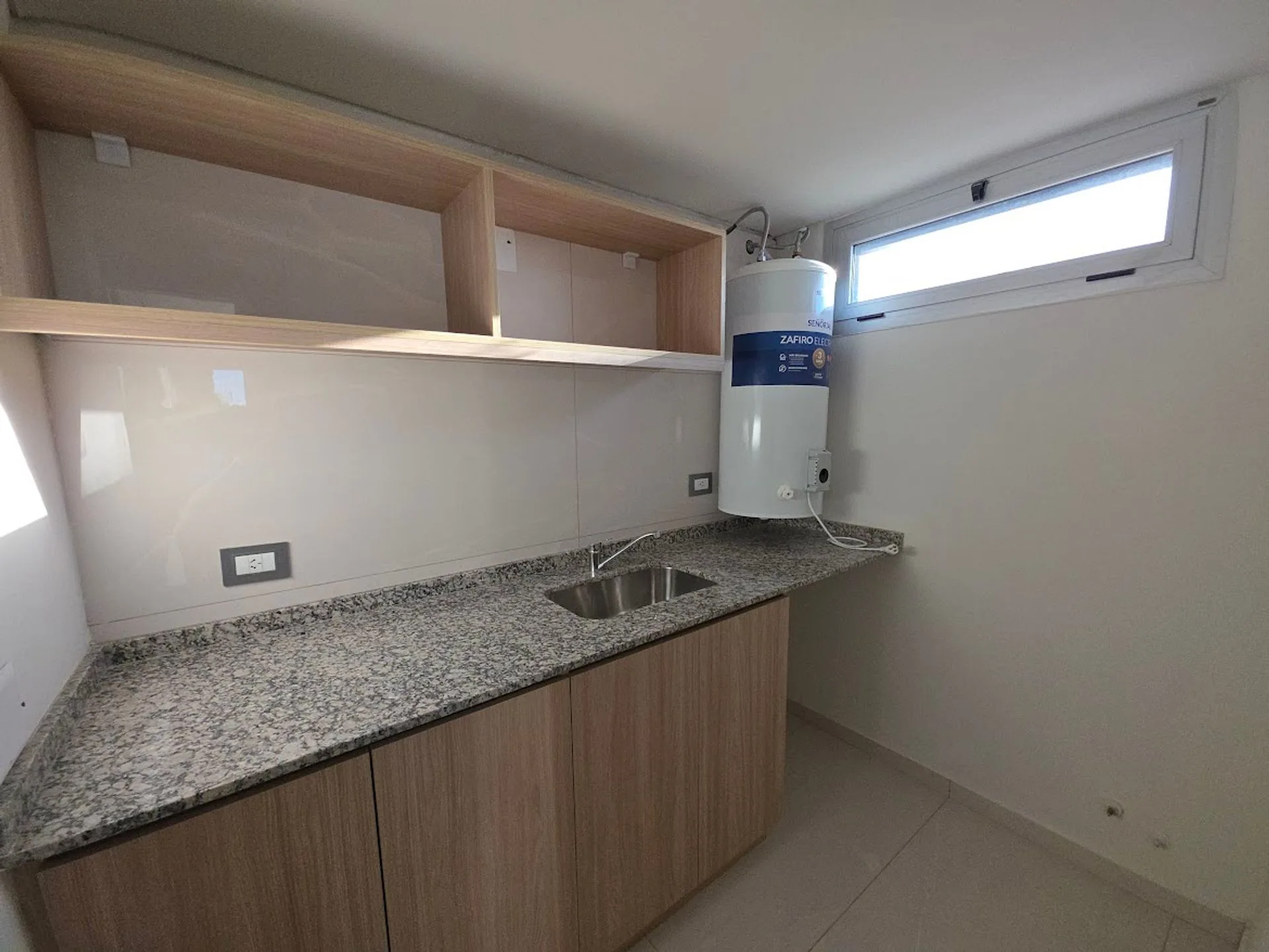 Departamento a estrenar en alquiler - Cortaderas 2 foto 5
