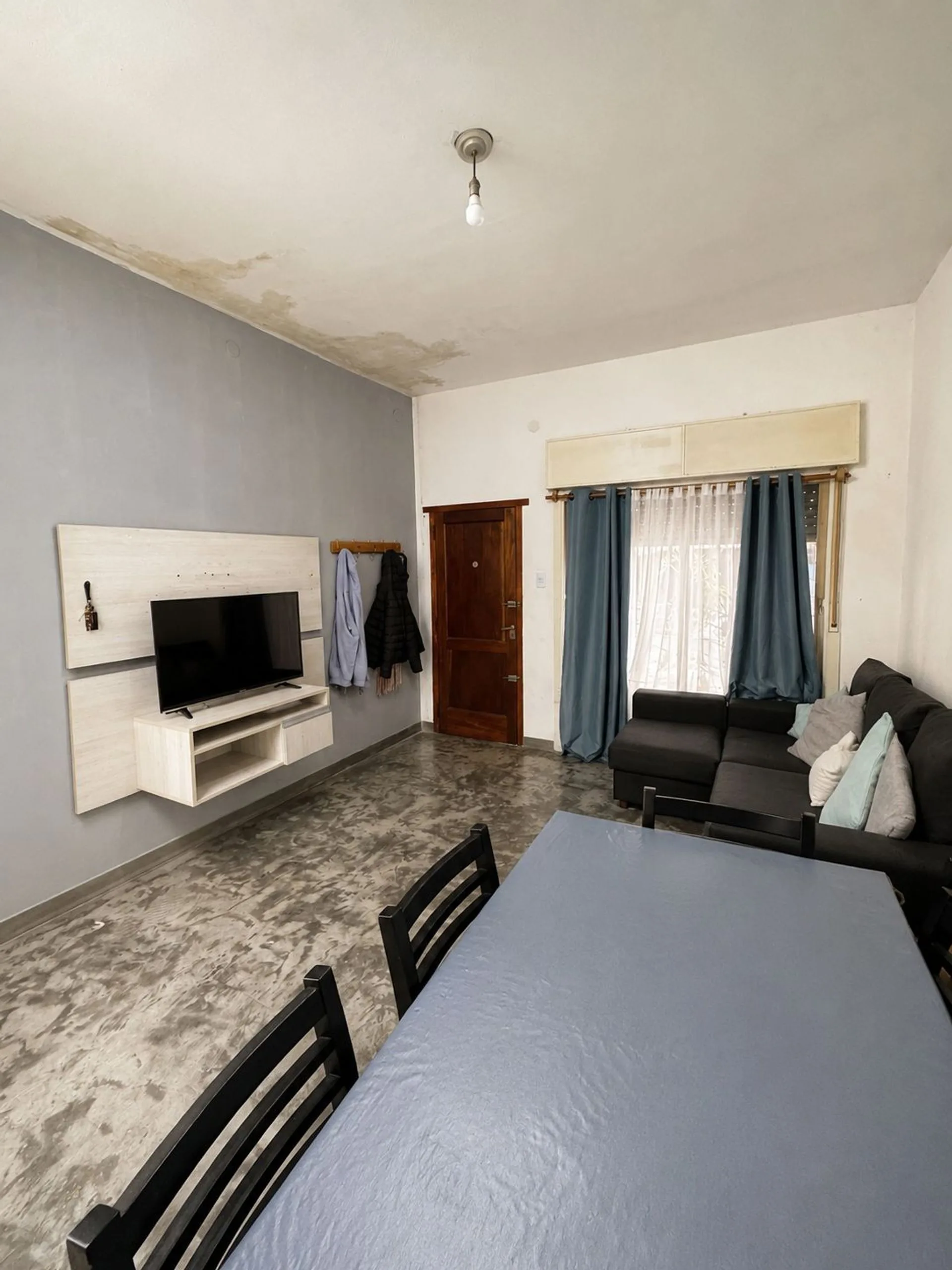 Venta Casa 3 ambientes con parque  Villa Tesei foto 4