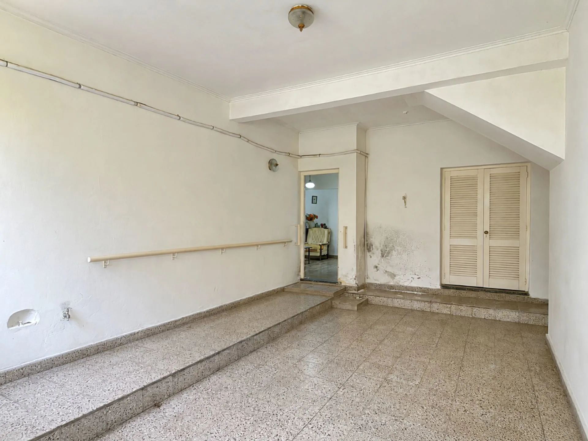 Casa en Planta Baja con cochera y dos dormitorios foto 5