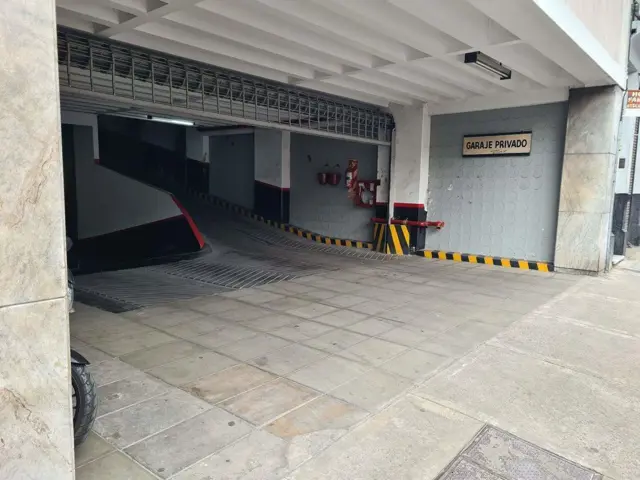 VENTA COCHERA EN SAN NICOLAS
