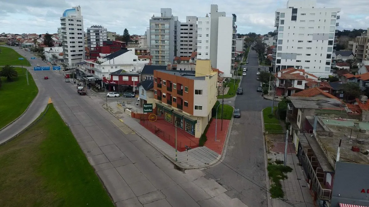 VENTA EDIFICIO FRENTE AL MAR PUNTA MOGOTES foto 4