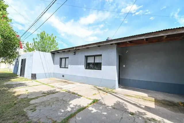 CASA EN VENTA 3 DORM EXCELENTE UBICACION