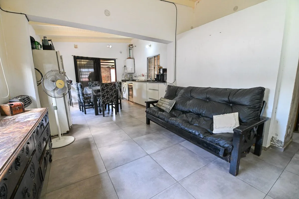 CASA EN VENTA 3 DORM EXCELENTE UBICACION foto 3