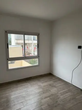 Hermoso moderno departamento 2 ambientes con balcon y terraza en comun con parrilla. Villa Luzuriaga foto 3