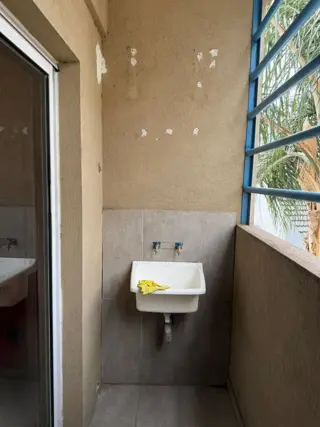 Hermoso moderno departamento 2 ambientes con balcon y terraza en comun con parrilla. Villa Luzuriaga foto 4