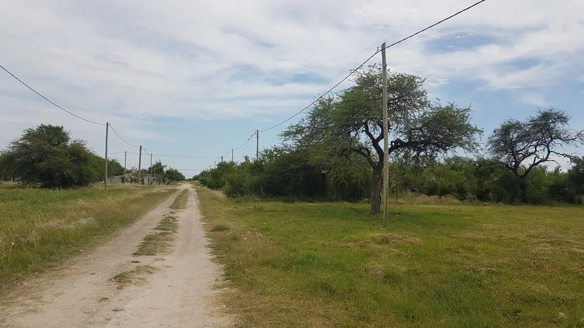 Lote de 1280 m2 en esquina ingreso a Villa Urquiza foto 5