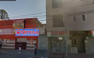 PROPIEDAD CÉNTRICA SOBRE AV PERÓN, ÚNICA ESQUINA EN VENTA foto 2