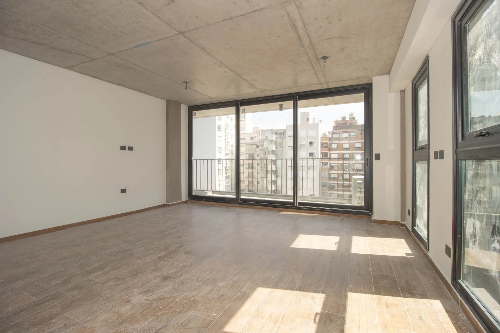 ALQUILER OFICINA/CONSULTORIO A ESTRENAR foto 2