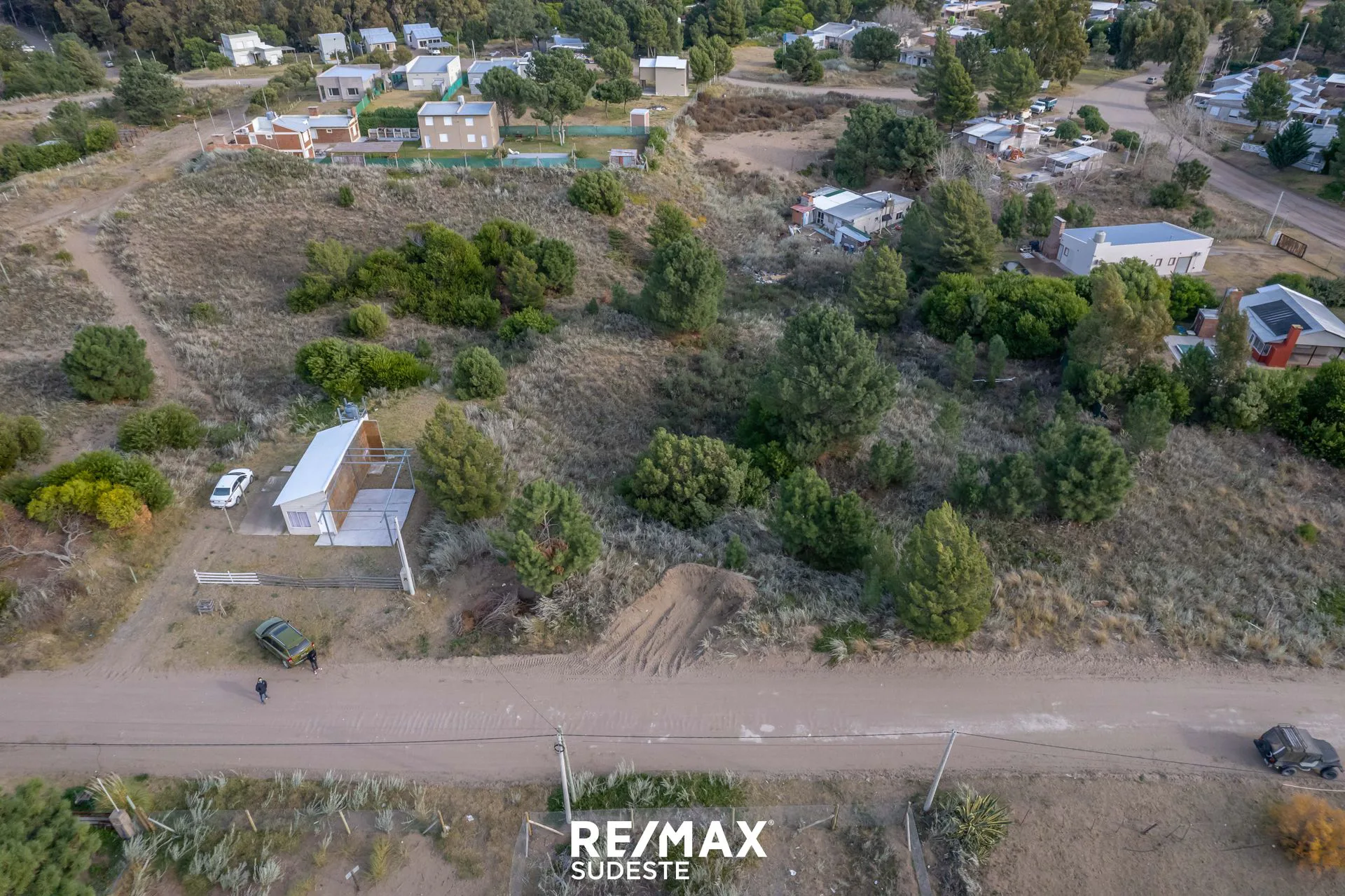 LOTE AMPLIO LOTE ENBARRIO DUFAUR  ZONA ESTRATEGICA foto 3