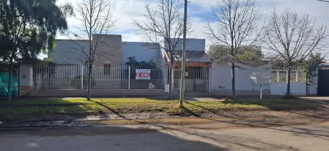 VENDO CASA SOBRE DOS TERRENOS