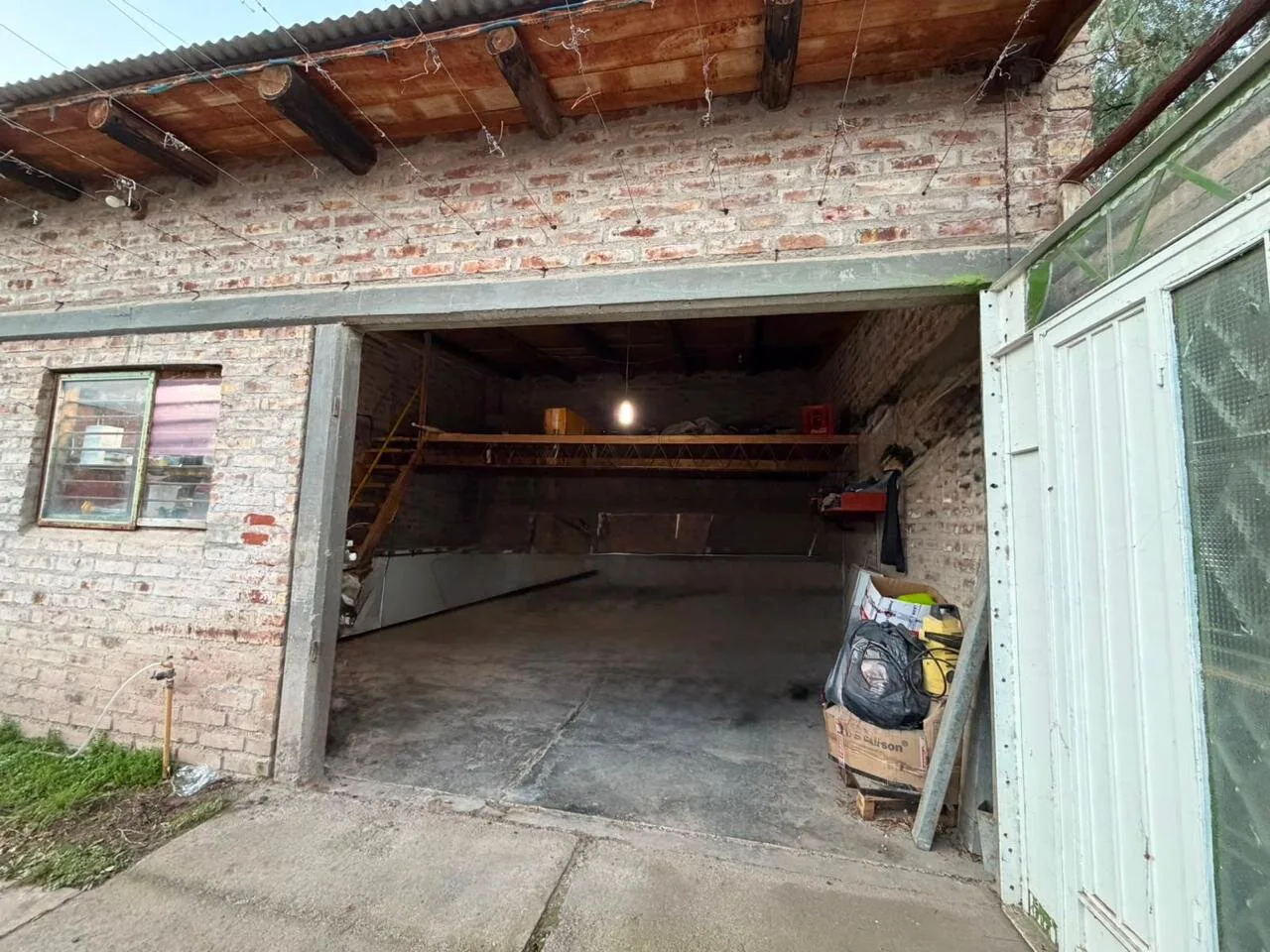 VENDO CASA SOBRE DOS TERRENOS foto 5