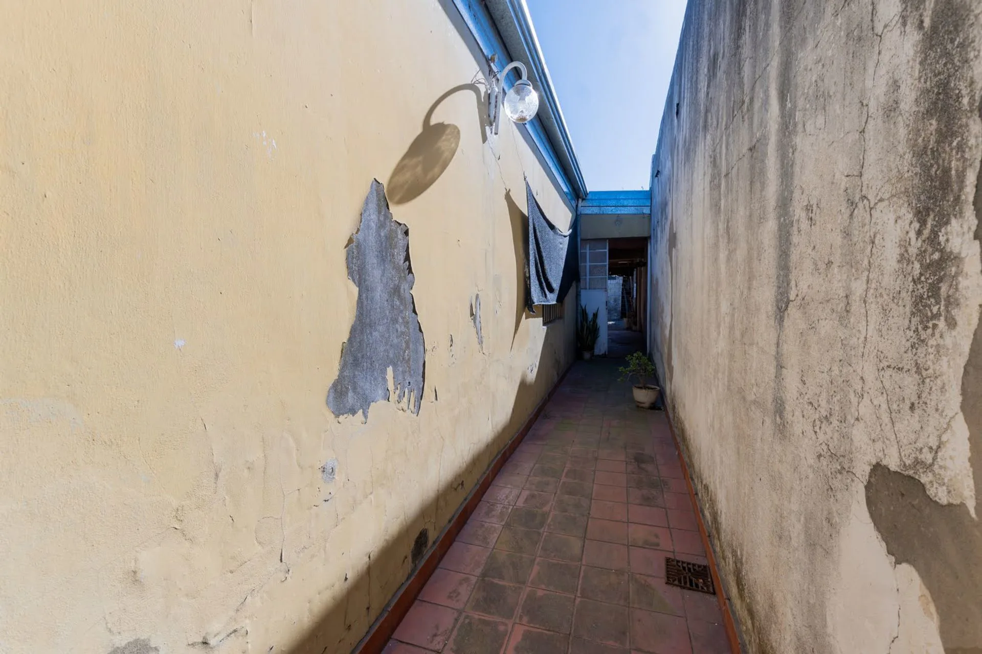 Oportunidad casa a refaccionar en Barrio Mayoraz foto 4