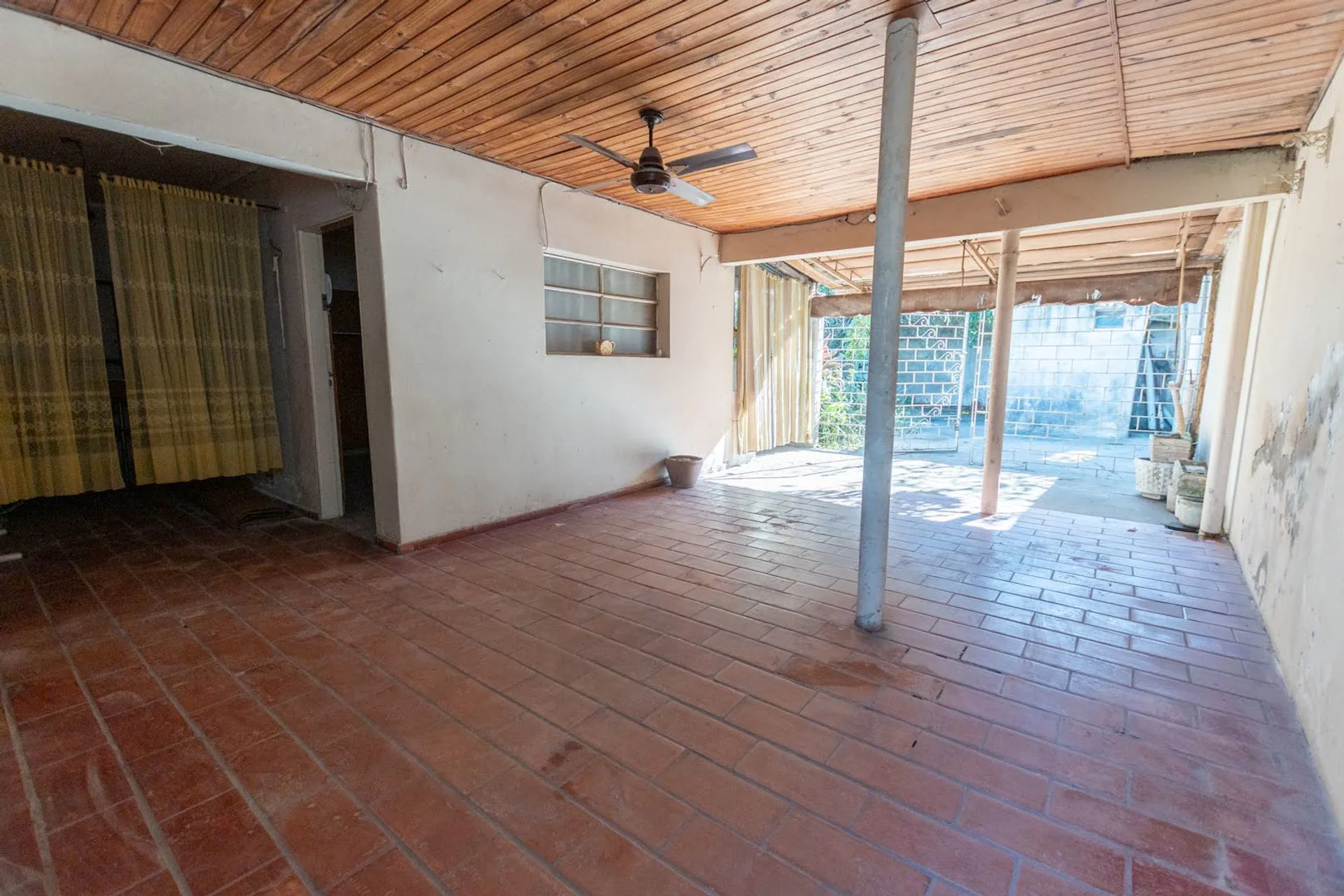 Oportunidad casa a refaccionar en Barrio Mayoraz foto 5