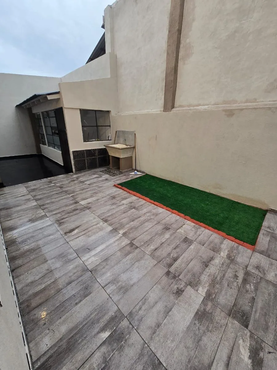VENTA CASA CON DOS PH 2 PLANTAS VILLA GRAL MITRE foto 2