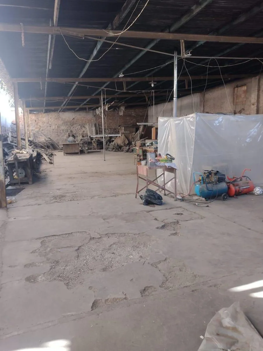 GRAN OPORTUNIDAD VENTA DE TERRENO/GALPON EN CIUDAD foto 5