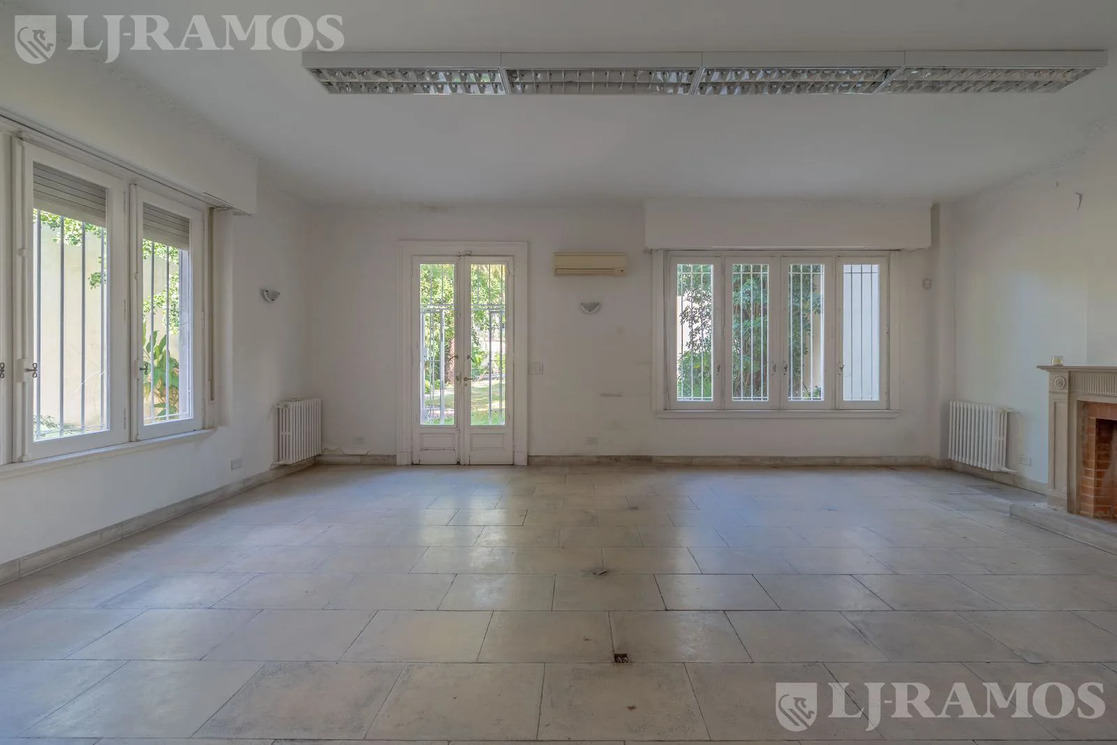 Casa en Bajo Belgrano. Jardin. Lote propio. venta y /o alquiler foto 3