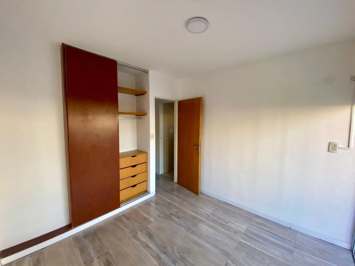 VENTA DEPTO 1 DORMITORIO DOBLE BALCÓN  LOURDES foto 5