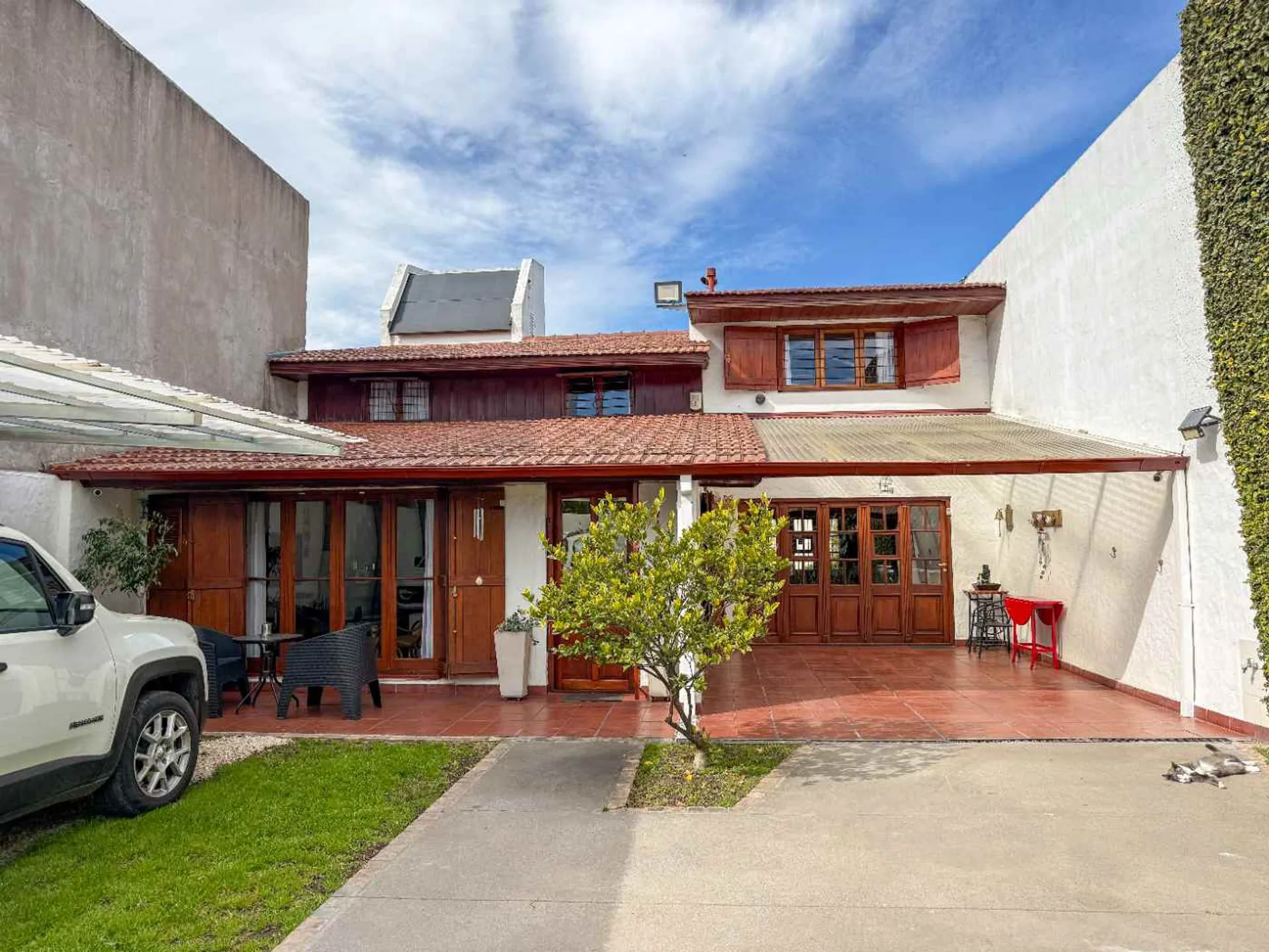 VENTA CASA 6 AMB. | PARQUE | GARAGE + COCHERA