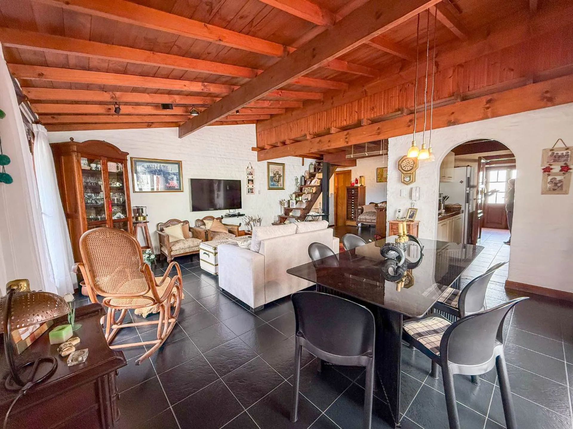 VENTA CASA 6 AMB. | PARQUE | GARAGE + COCHERA foto 2