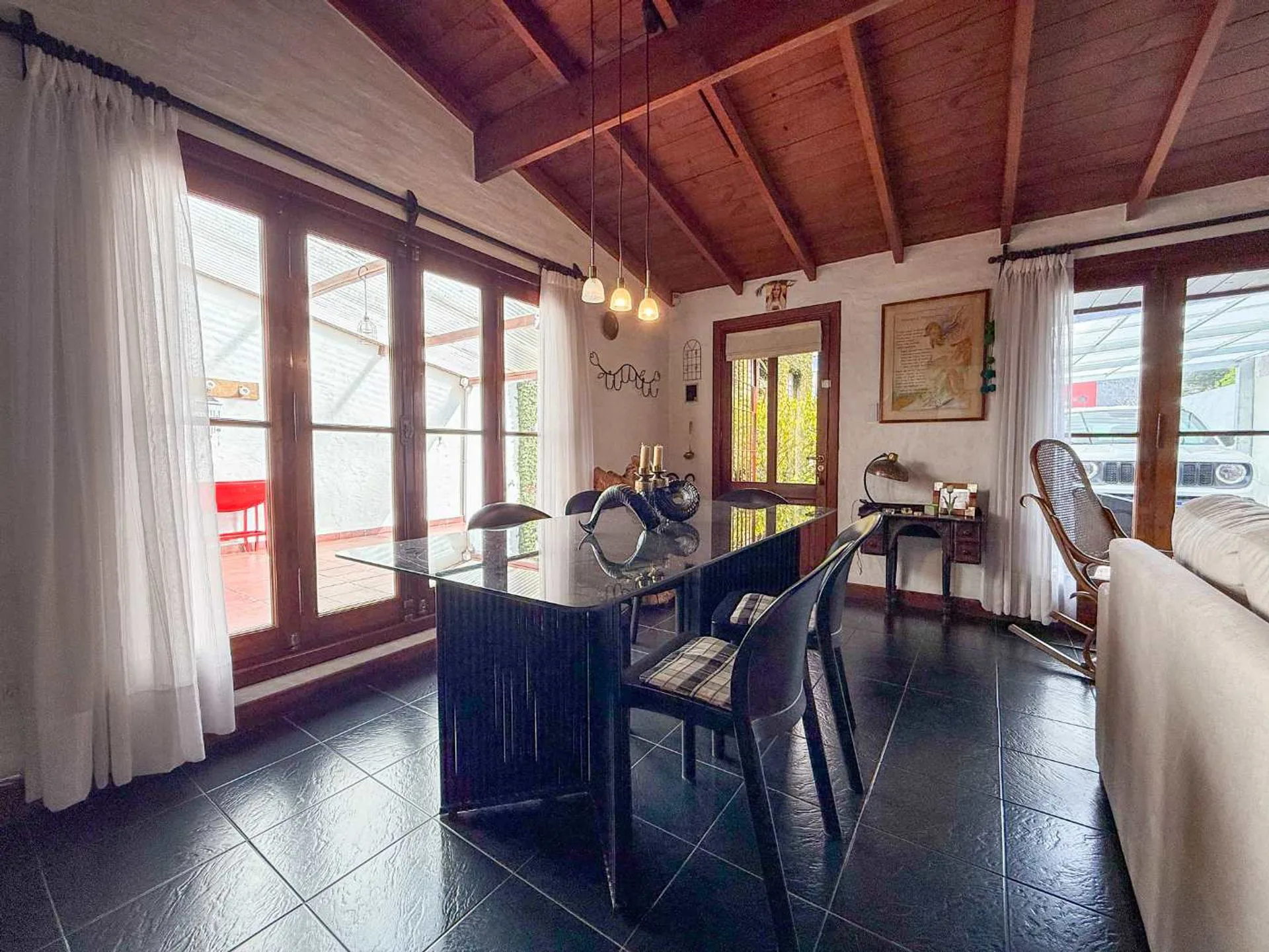 VENTA CASA 6 AMB. | PARQUE | GARAGE + COCHERA foto 4