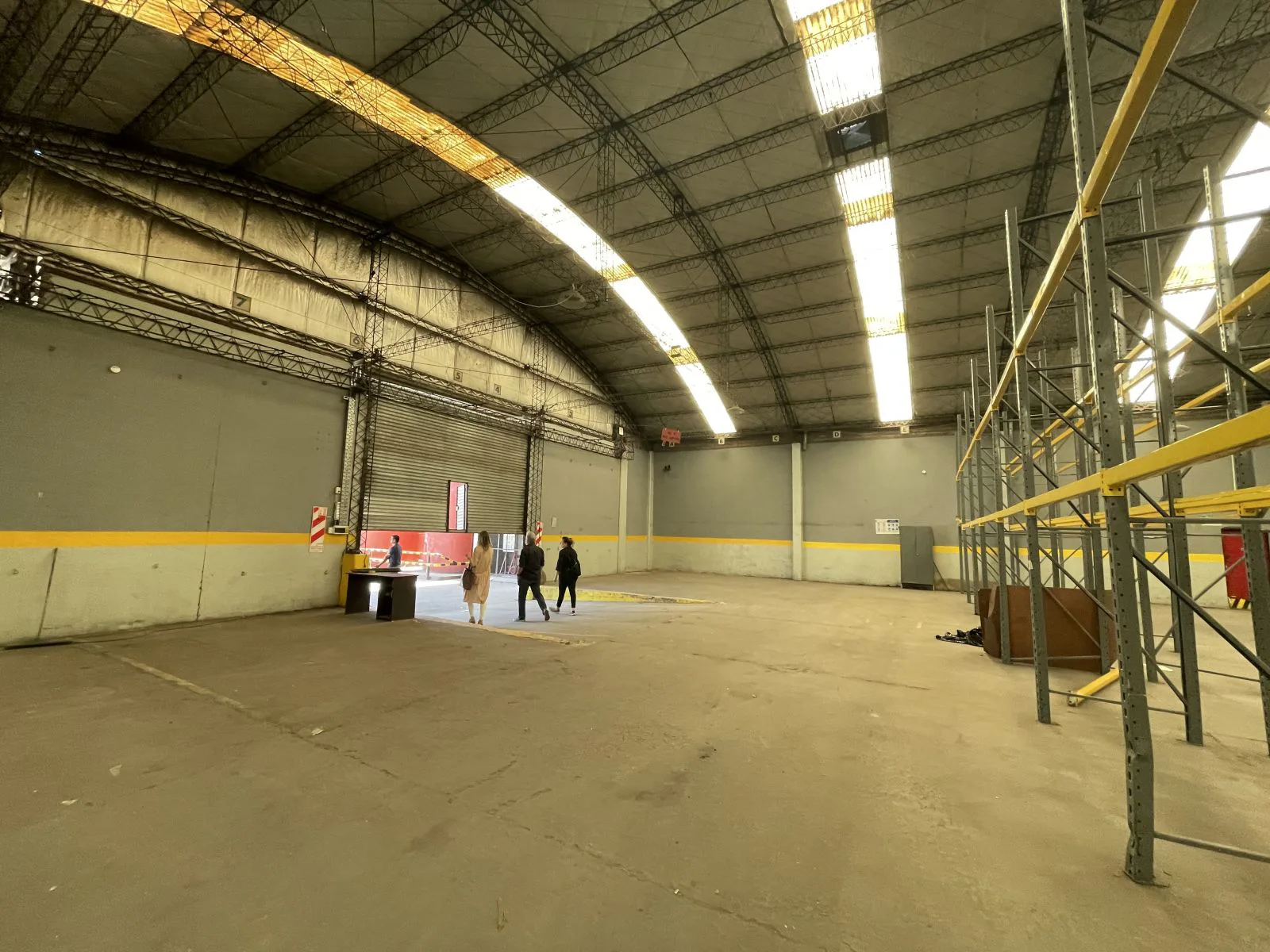 Depósito en alquiler 850 m2 Parque Oks - Panamericana foto 2