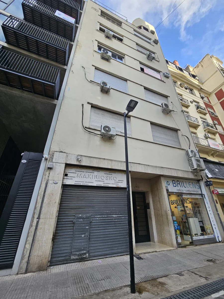 Local a Reciclar con sótano y entrepiso en el corazón de Retiro PB 44M2