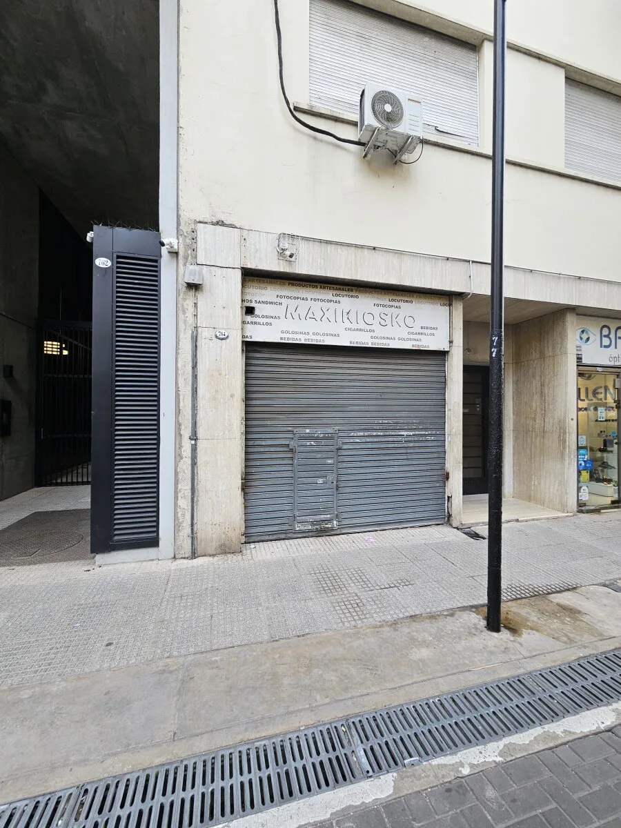 Local a Reciclar con sótano y entrepiso en el corazón de Retiro PB 44M2 foto 2