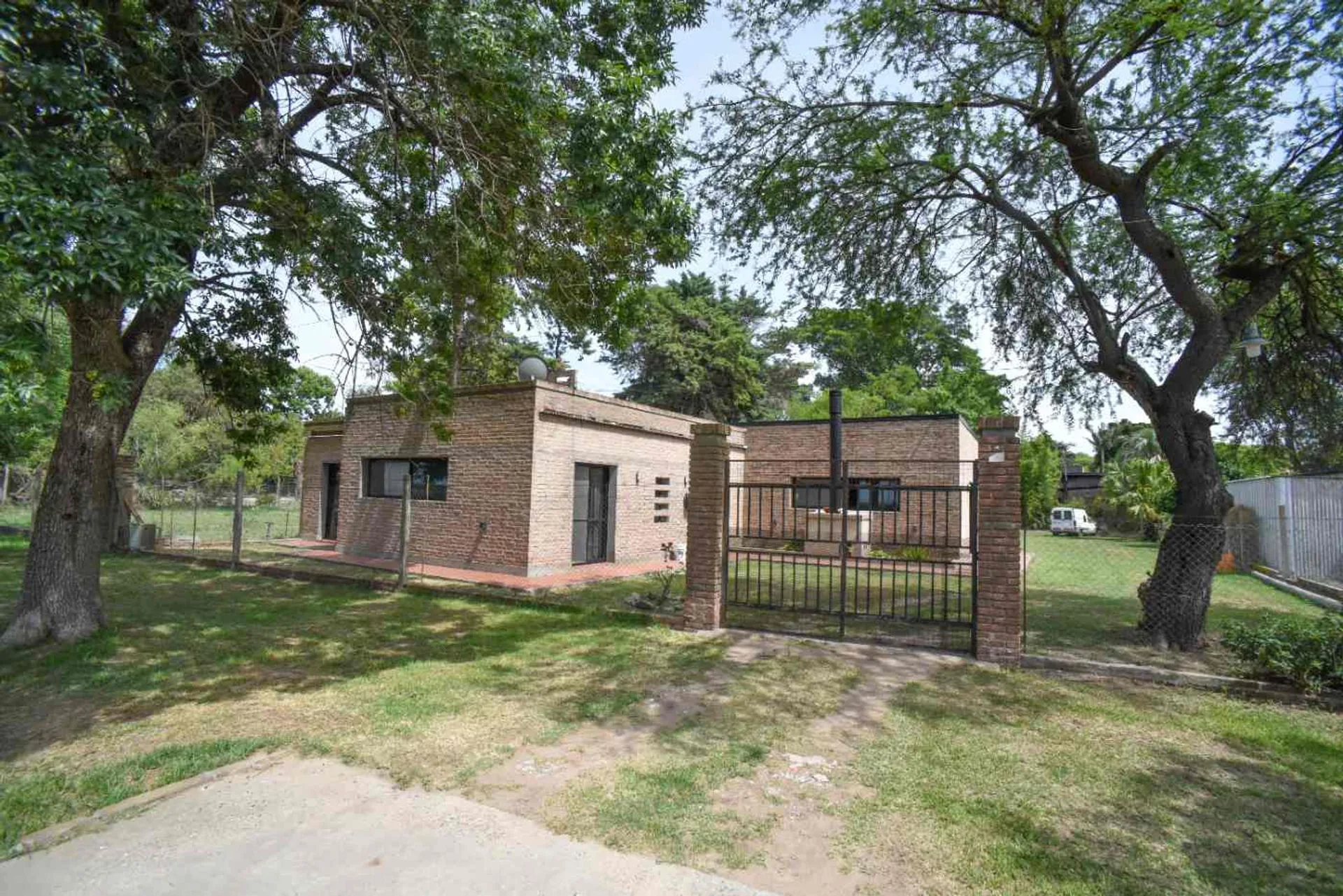 ZONA EL MATE: CASA DE 3 DORMITORIOS CON PILETA foto 2