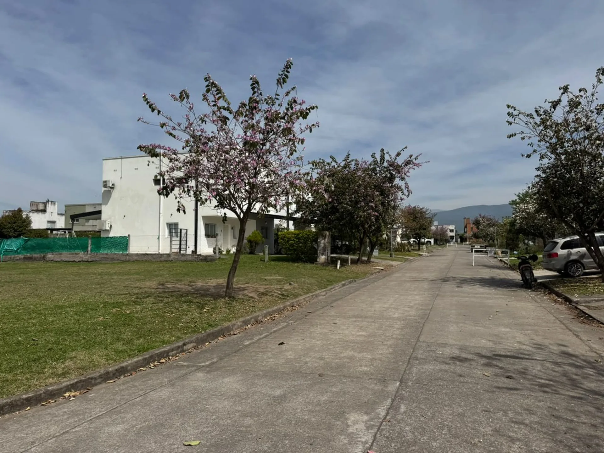 VENTA LOTE ESQUINA 641 M² EN LAS QUINTAS 1 foto 3