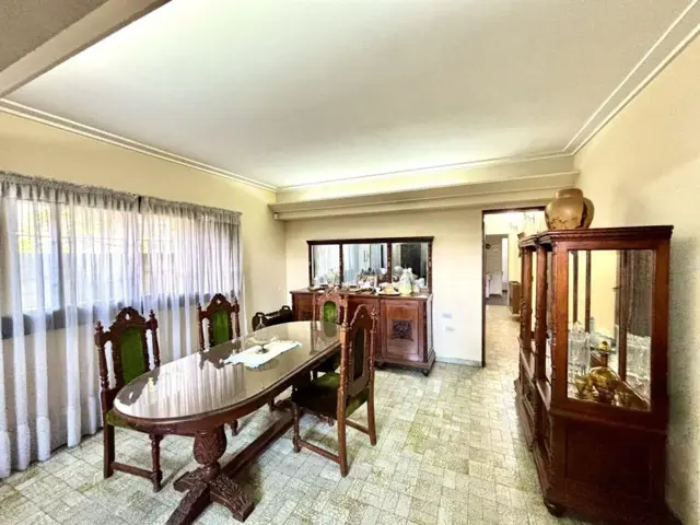 ¡Oportunidad Única Chalet en Lote Doble con Jardín, Cochera y Parque en José Mármol Apto Credito, Gba Sur - Zonaprop