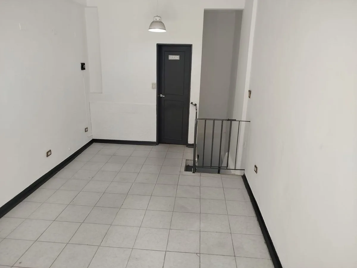 VENTA LOCAL COMERCIAL AL FRENTE CENTRO foto 3
