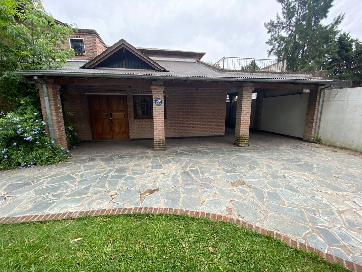 VENTA QUINTA 6 AMBIENTES VILLA UDAONDO-PARQUE LELO foto 3