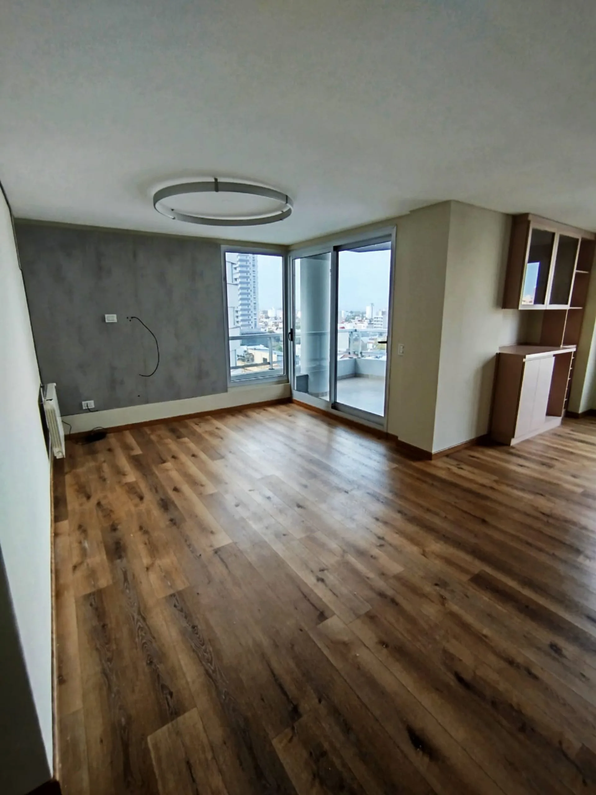 Dpto 3 dorm. y cochera. Palacio Pellegrini foto 3