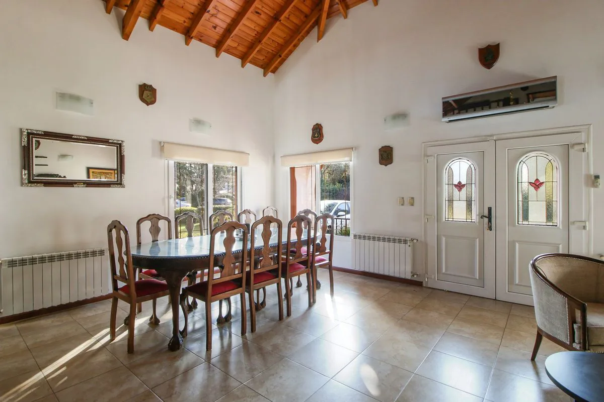 Casa Venta 5 Ambientes Cardenal Del Monte 2 Lotes foto 4