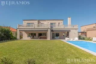 Casa en venta en Haras Santa María con 4 dormitorios. foto 2