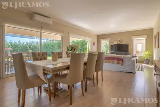 Casa en venta en Haras Santa María con 4 dormitorios. foto 4