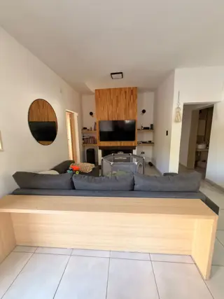 Casa categoria 1100mt 3 dorm/3 bañ pileta Lunlunta foto 2