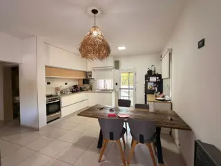 Casa categoria 1100mt 3 dorm/3 bañ pileta Lunlunta foto 3