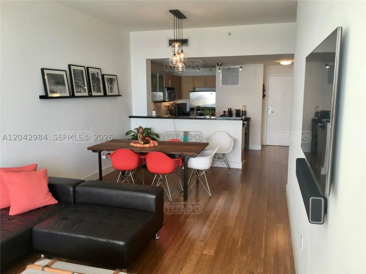 725 NE 22nd St #14E 700 foto 3