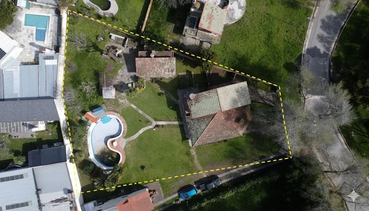 Venta Casa 4 ambientes con parque y pileta foto 4