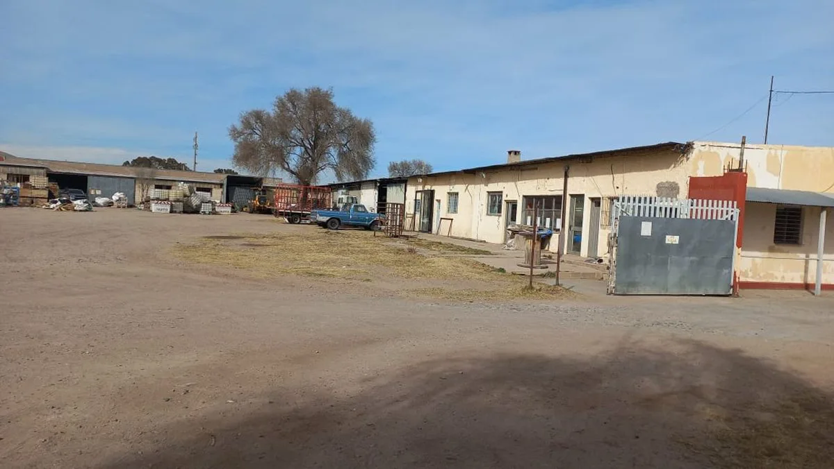 VENTA DE IMPORTANTE PREDIO COMERCIAL - LOGISTICO foto 2
