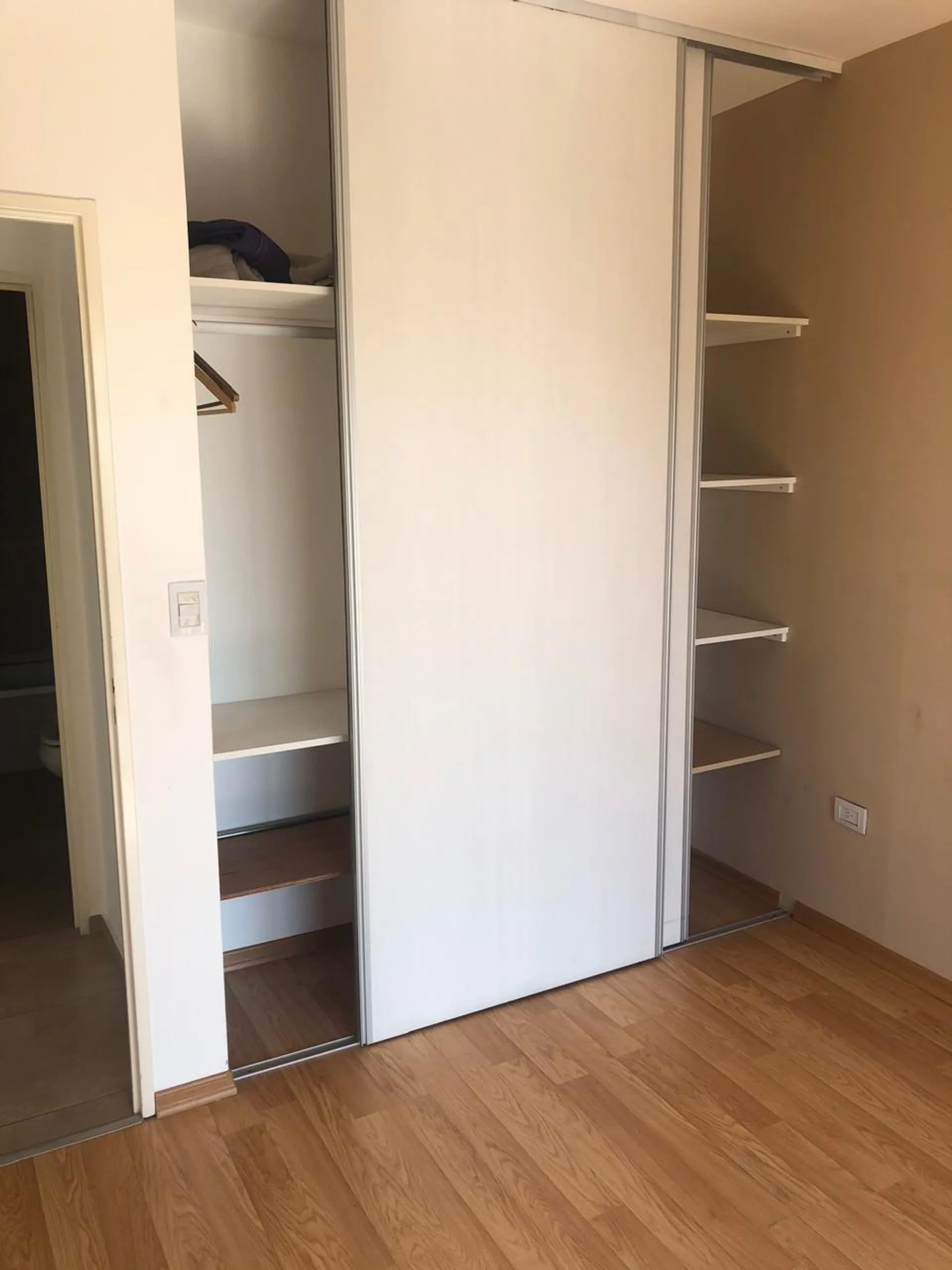 VENTA DPTO 2 AMB C/COCHERA EN MERLO foto 5
